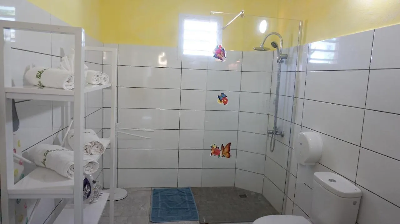 Appartement Romantique A Deshaies 46 M² Spa Et Piscine 0*,  Guadeloupe